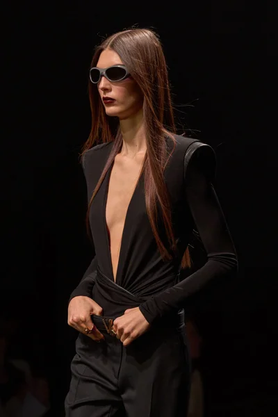 Look 9